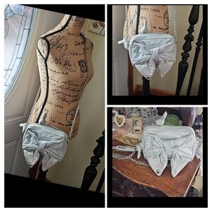 🩵Juicy Couture Camera Bag In Shimmery Leather